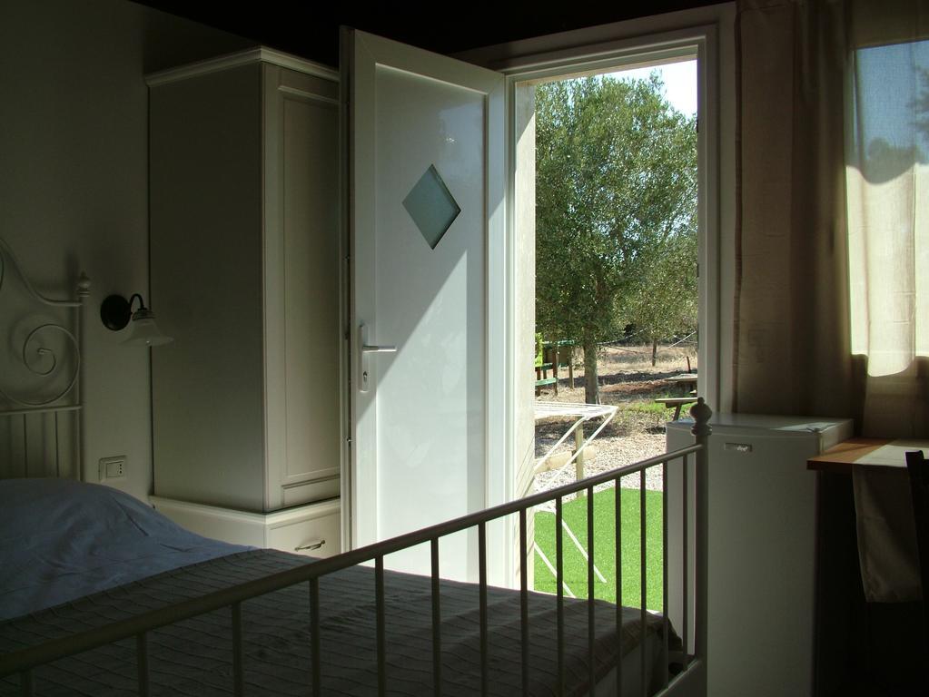 Agriturismo "Terra D'Ulivi" Порто-Чезарео Номер фото